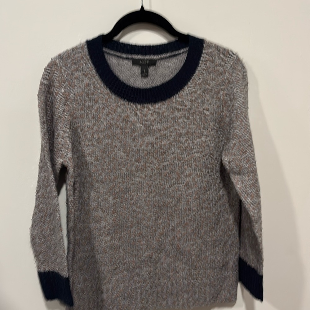 J. Crew Sequin Sweater Size Small. Lightweight & perfect for all seasons